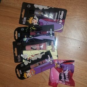 NWT Disney lip set lip glosses and makeup brush the villains of Disney 5 pieces